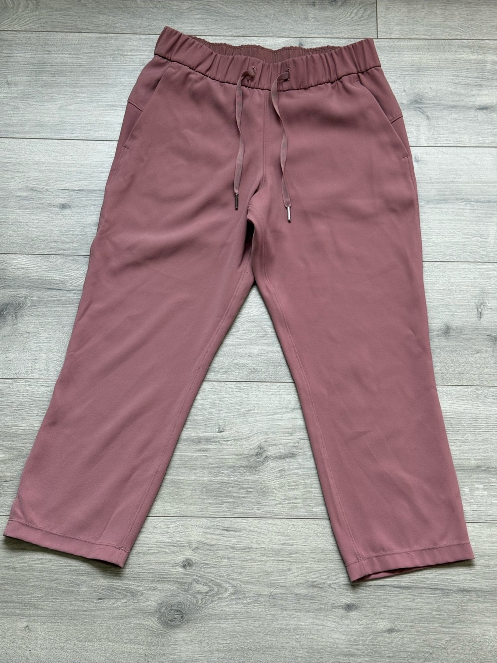 lululemon athletica Women’s Joggers in Dusty Mauve